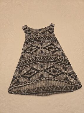 Blu Planet Sweater Tank Top Size Medium Excellent Condition